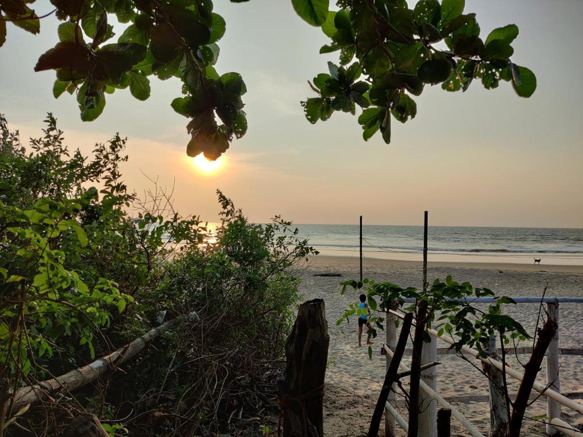 Surya Beach Cafe And Stay Gokarna  Exterior photo
